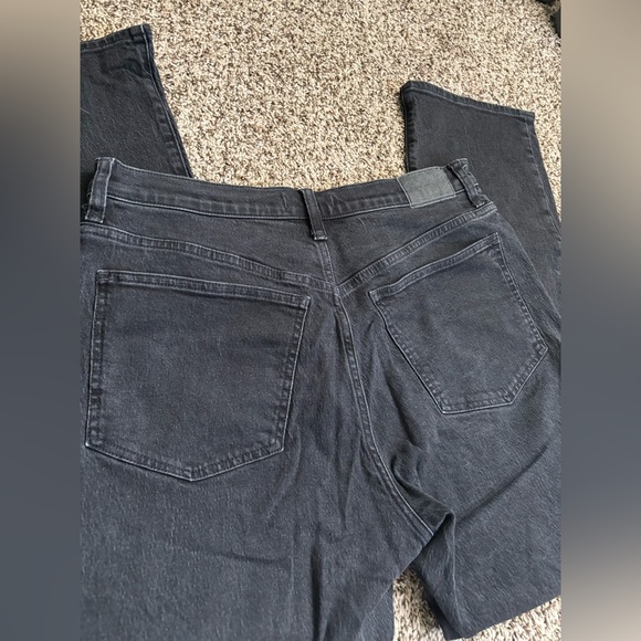 Madewell The 90’s Straight Jean in shade Belmere (Black) - Picture 7 of 9